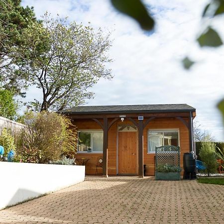 Un Chalet A Caen Bagian luar foto