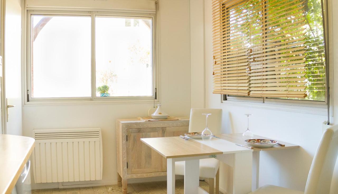 Un Chalet A Caen Bagian luar foto